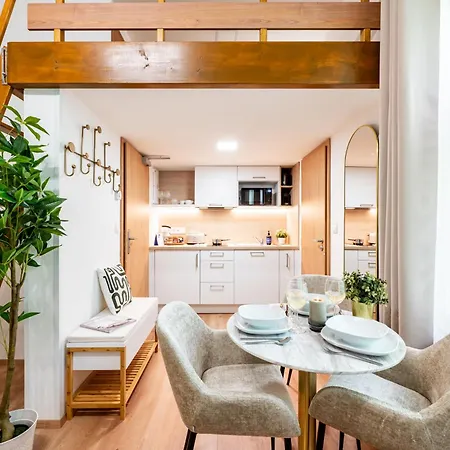 דירה Days - With Loft Bed In Location