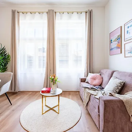 Days - With Loft Bed In Location דירה