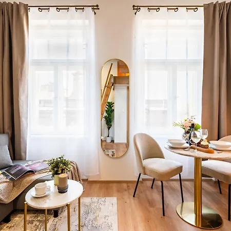 Days - With Loft Bed In Location פראג
