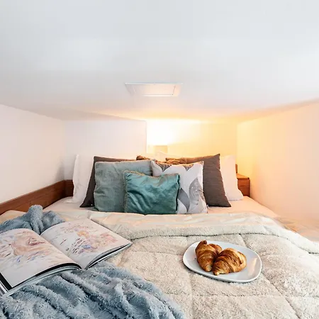 דירה Days - With Loft Bed In Location